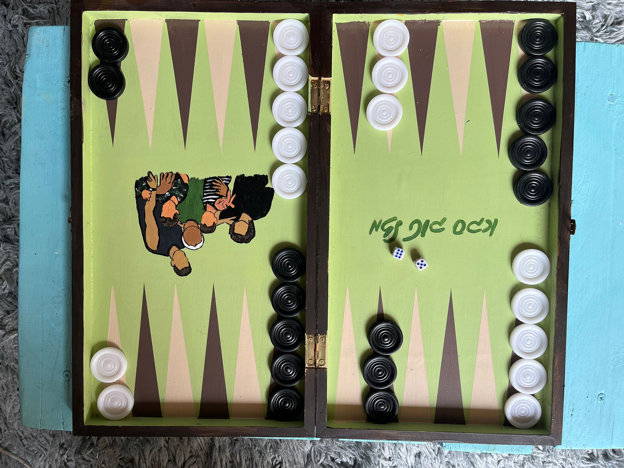 מספר דמויות ללא תוי פנים+משפט לבחירתך