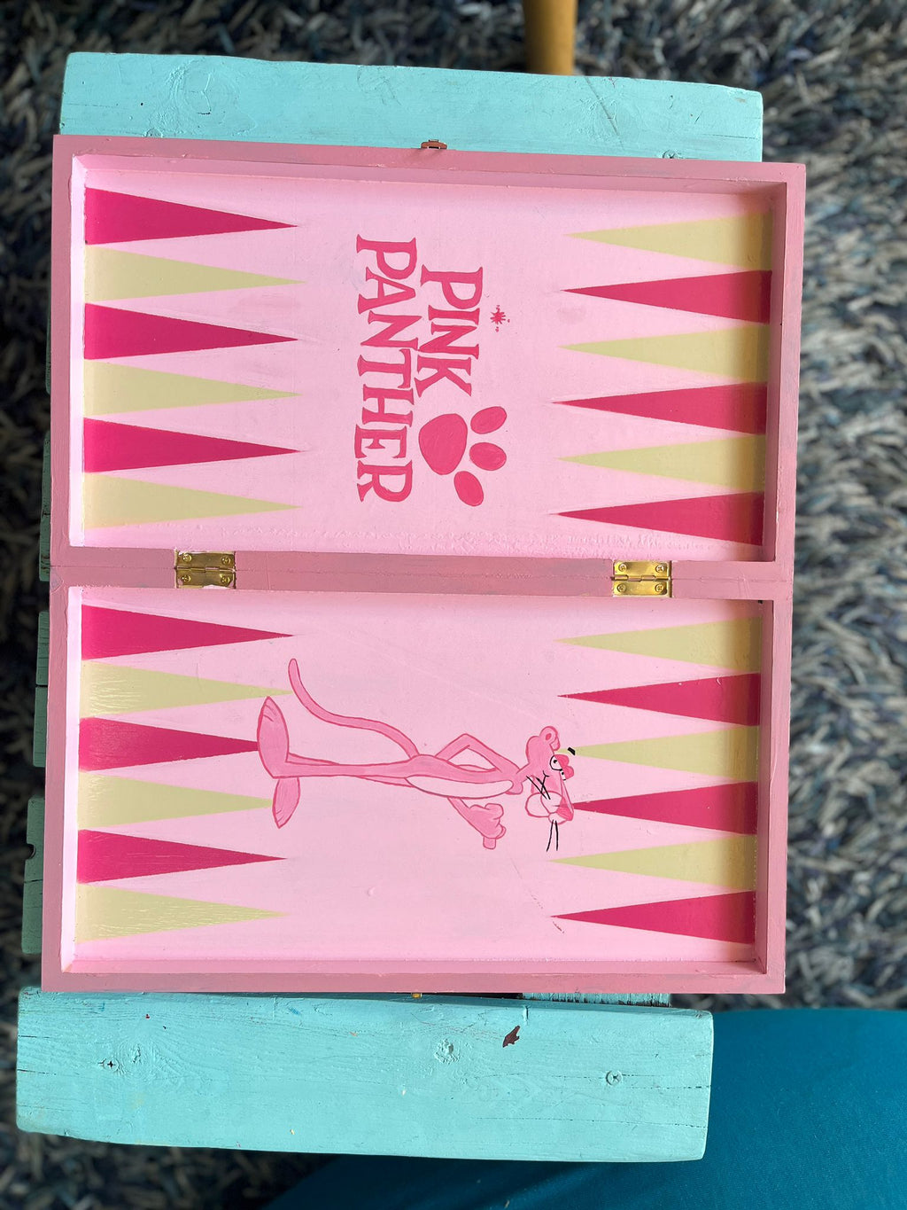 שני סמלים/דמויות פשוטות