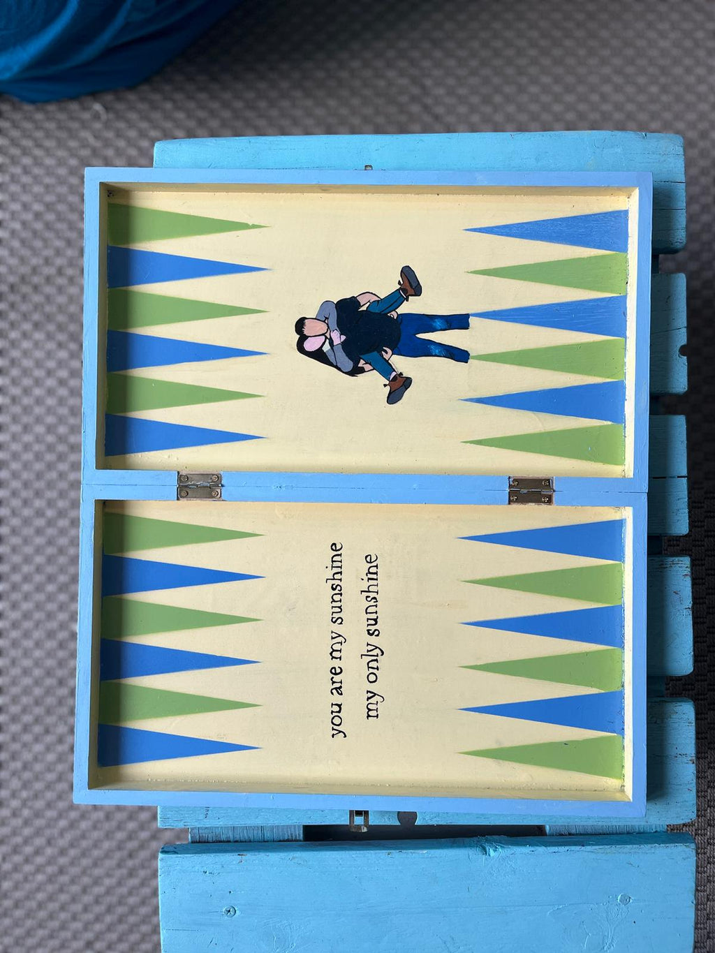 מספר דמויות ללא תוי פנים+משפט לבחירתך